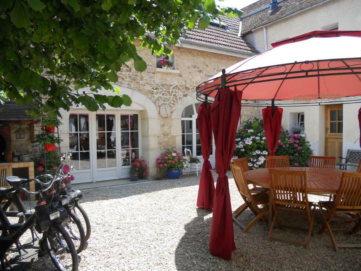 Les Mille Et Une Pierres Mareuil-le-Port Exterior photo